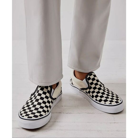 Vans Classic Slip-On Checkerboard Shoe Sneakers Low Tops Black/White Women’s 7 - Picture 1 of 11
